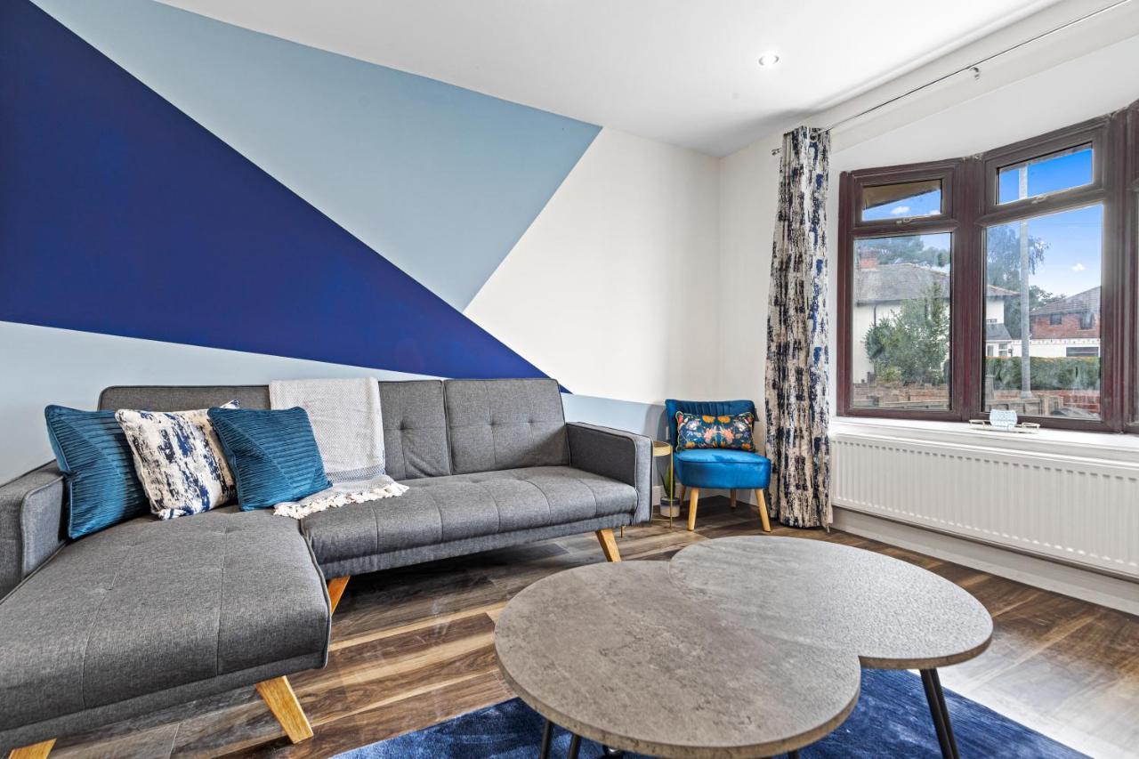 Walsall - 4 Bedroom House, Wi-Fi, Garden , Sleeps 8 - Jrr Stays Bescot Dış mekan fotoğraf